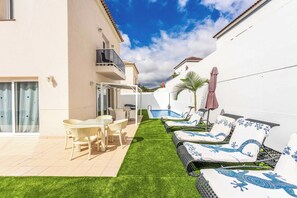 Outdoor dining - Villa Dahlia - Four Bedroom Villa, Sleeps 8 (Costa Adeje)