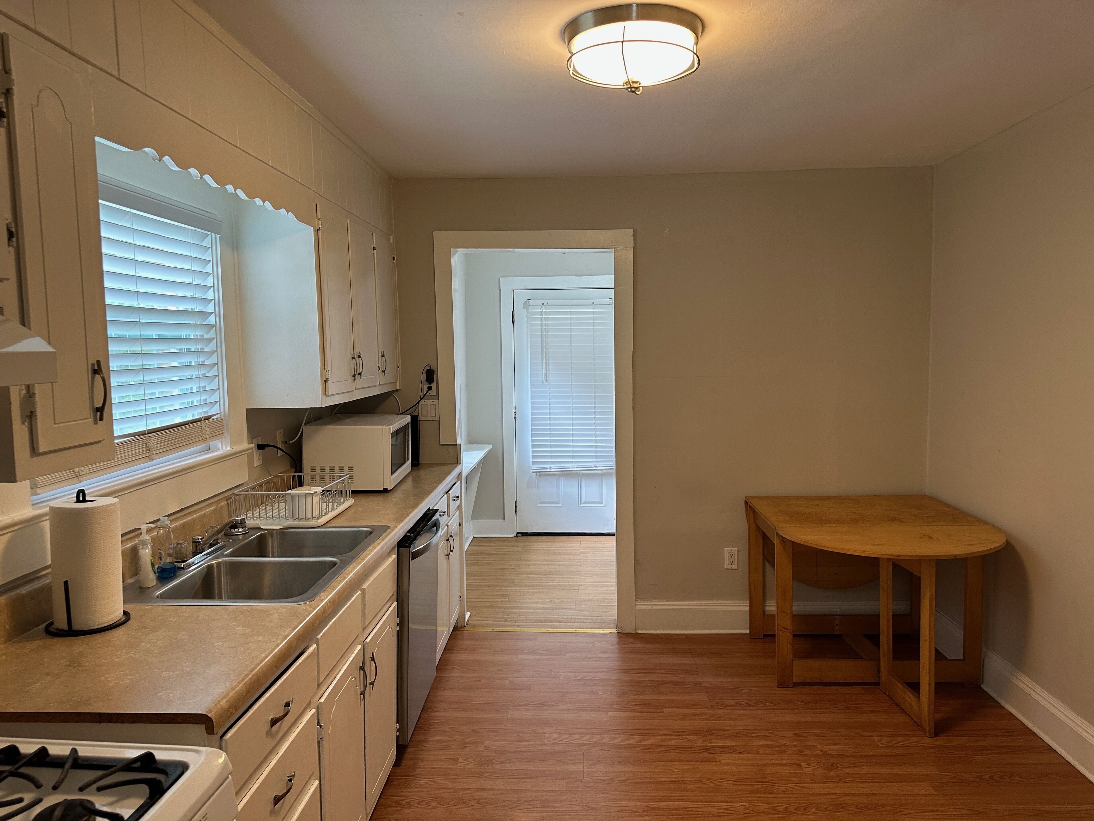 8 Guest Home 25 Minutes From Downtown