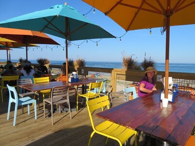 Family Reunion Bargain, 2 Free Beach Passes, Stairlift, Pools, Golf, Pickleball