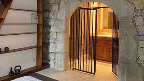 4 chambres, fer et planche à repasser, lit de bébé portatif, Wi-Fi