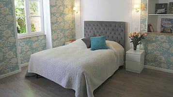 3 bedrooms, iron/ironing board, travel crib, WiFi