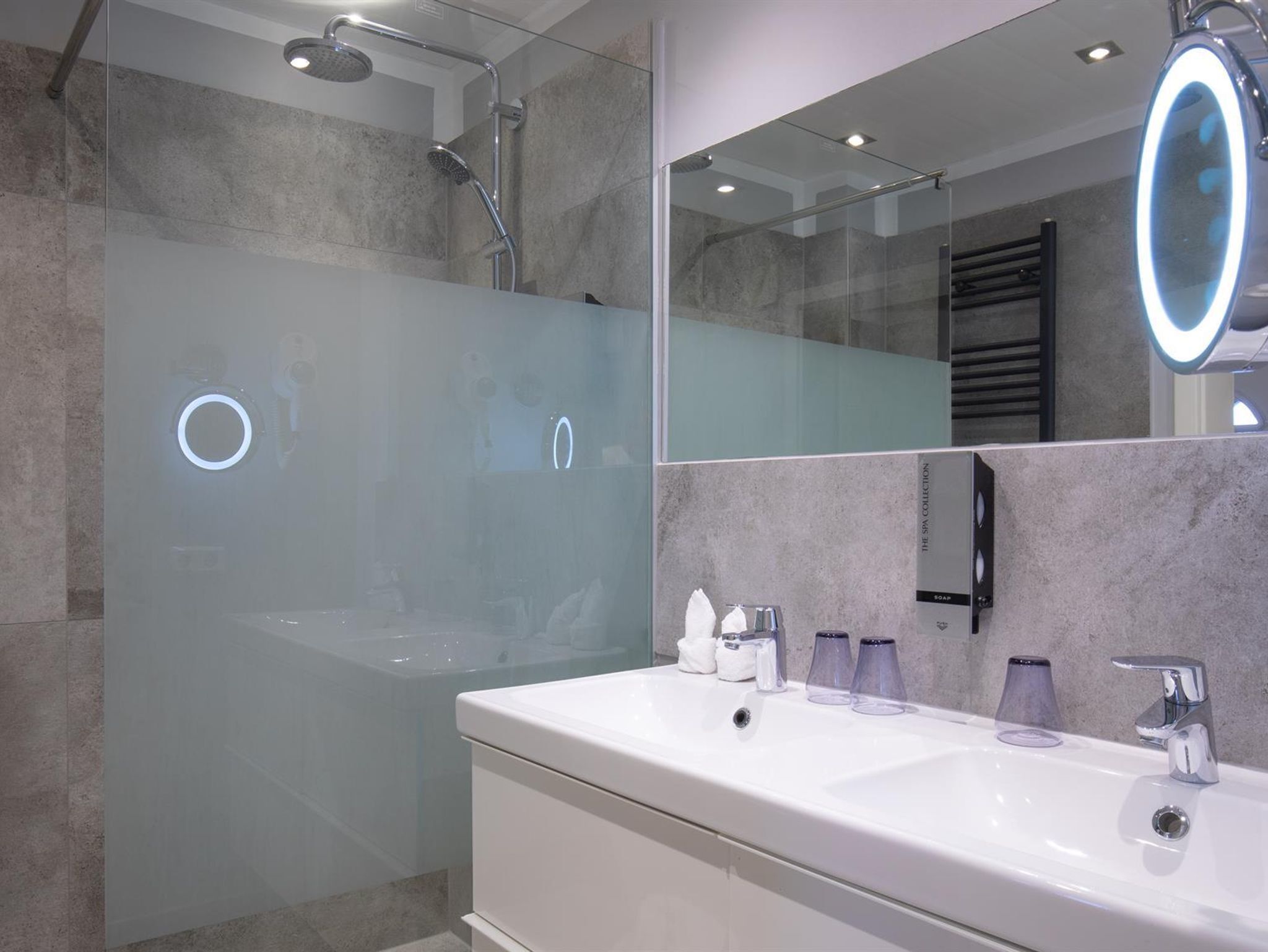 Shared room with shower / WC - Hotel-Restaurant Barbarossahof