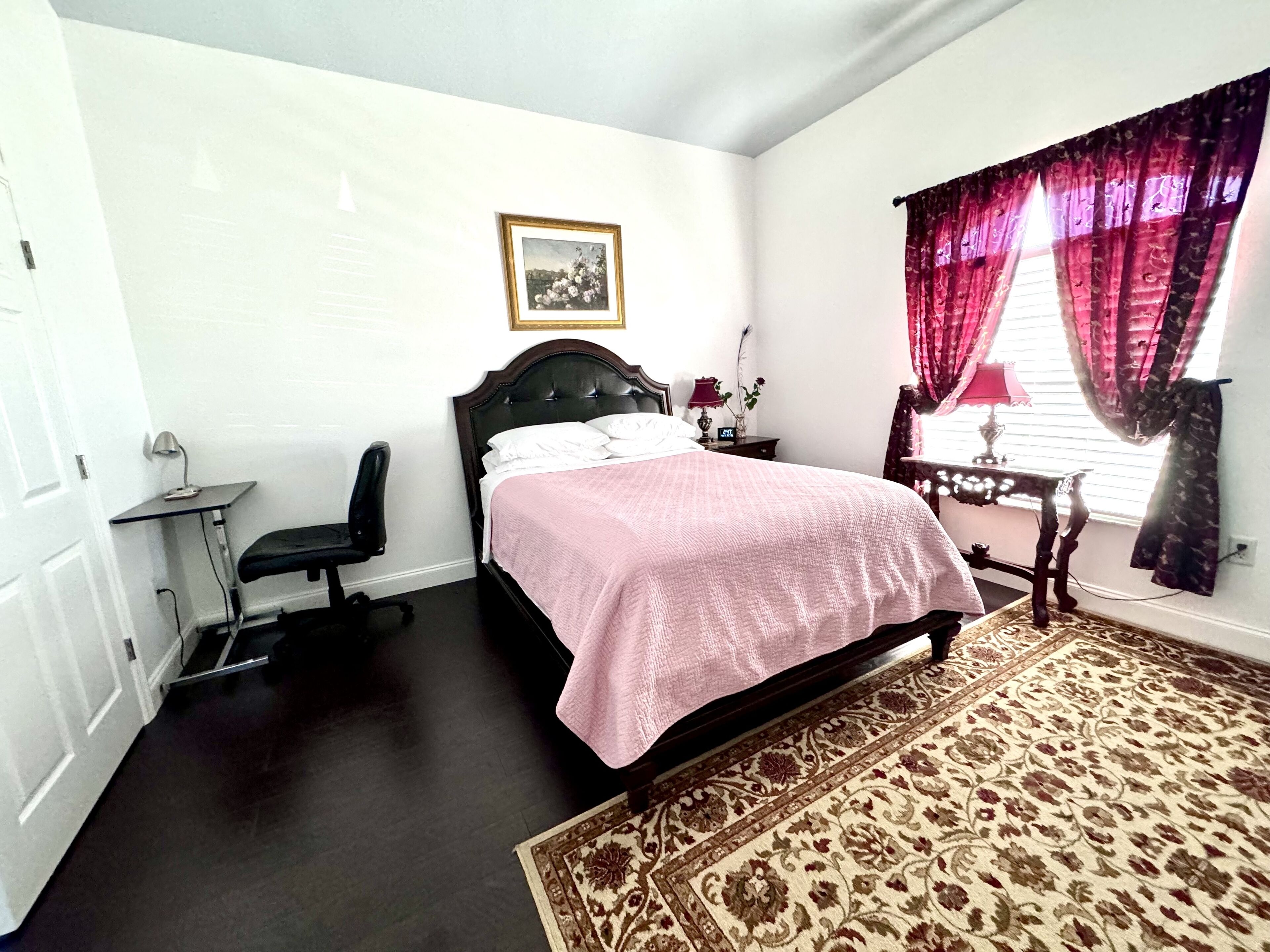 1 室のベッドルーム、デスク、アイロン / アイロン台、WiFi (無料)