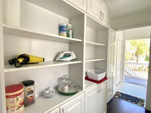 Interior - Beaches Sunset/Free Bicycles (Tarpon Springs)