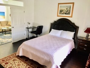 1 habitación, escritorio, tabla de planchar con plancha y wifi gratis 