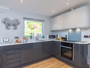 Oppvaskmaskin og kjøkkenutstyr