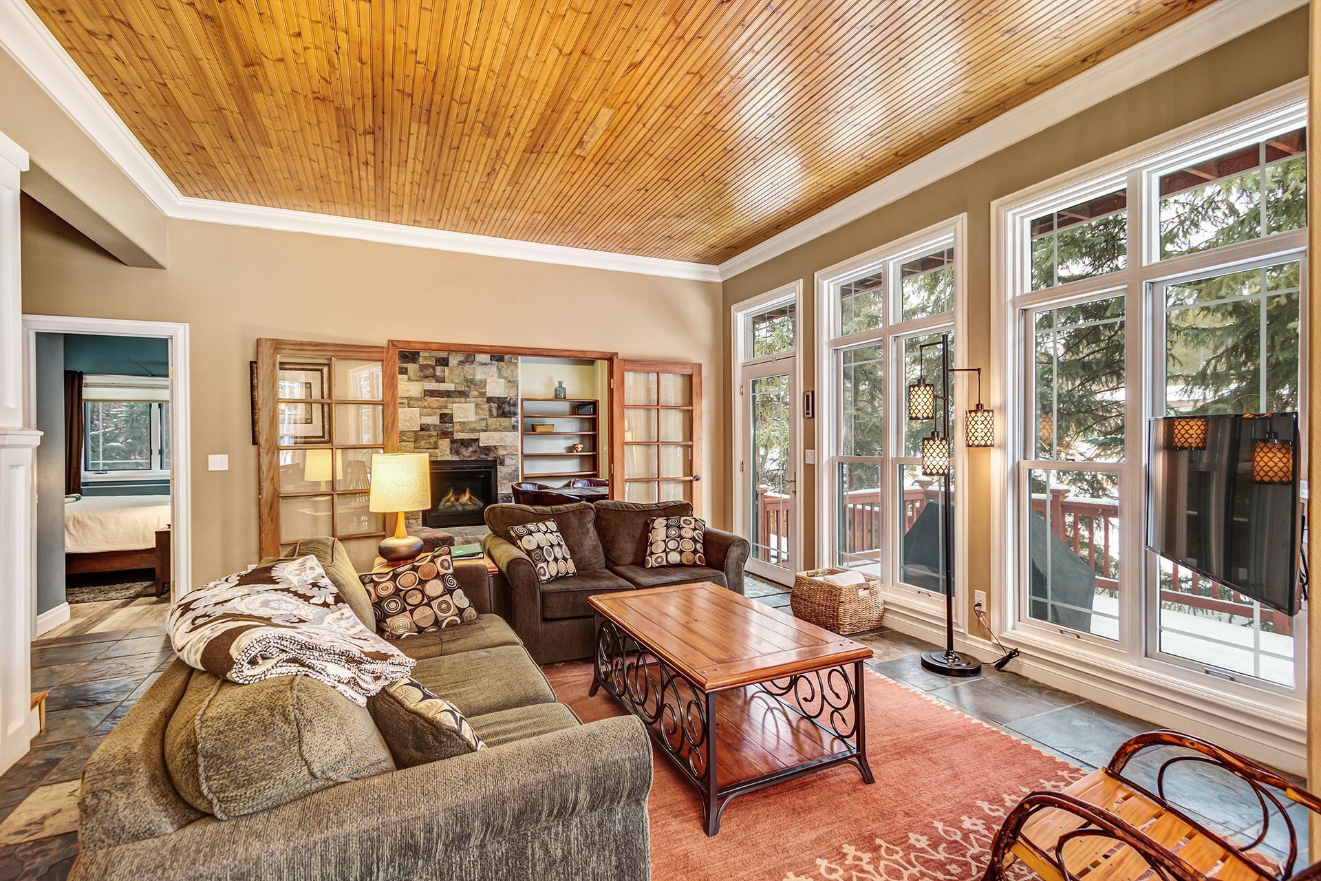Private Home on the River in Breckenridge! Quick Walk to Downtown, Private Hot T