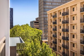 Interior - 404 Big Beautiful One Bed & Balcony (Perth)