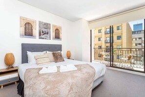 1 bedroom, iron/ironing board, free WiFi, bed sheets - 404 Big Beautiful One Bed & Balcony (Perth)