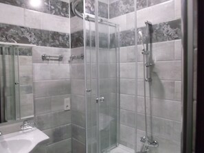 Bathroom - New apartment in old Tbilisi (Tbilisi)