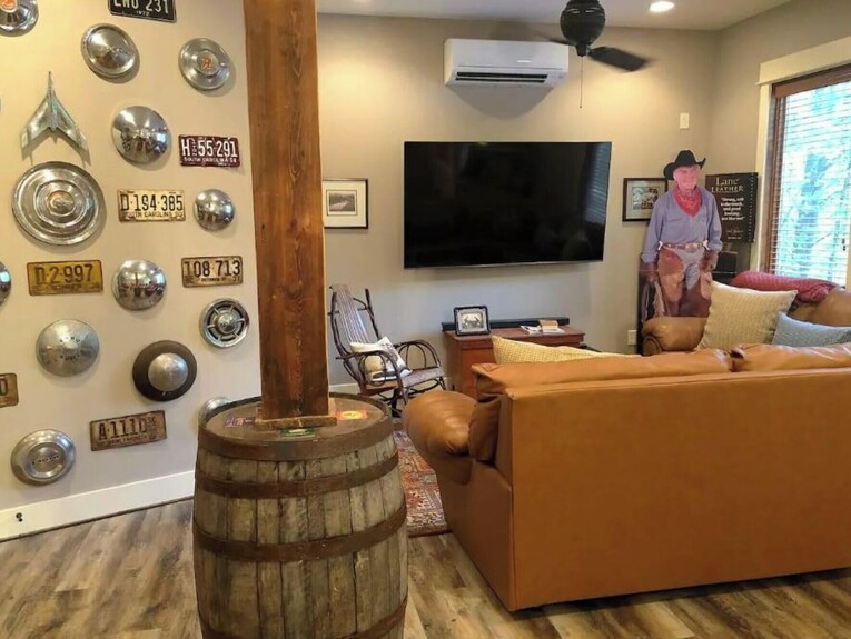 Fun, Family Foothills Retreat With Game Room And 6-person Hot Tub! - Tryon, NC