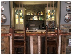 Bar (on property) - Fun, family Foothills retreat with Game Room and 6-person hot tub! (Landrum)