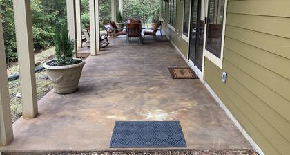 Fun, family Foothills retreat with Game Room and 6-person hot tub!