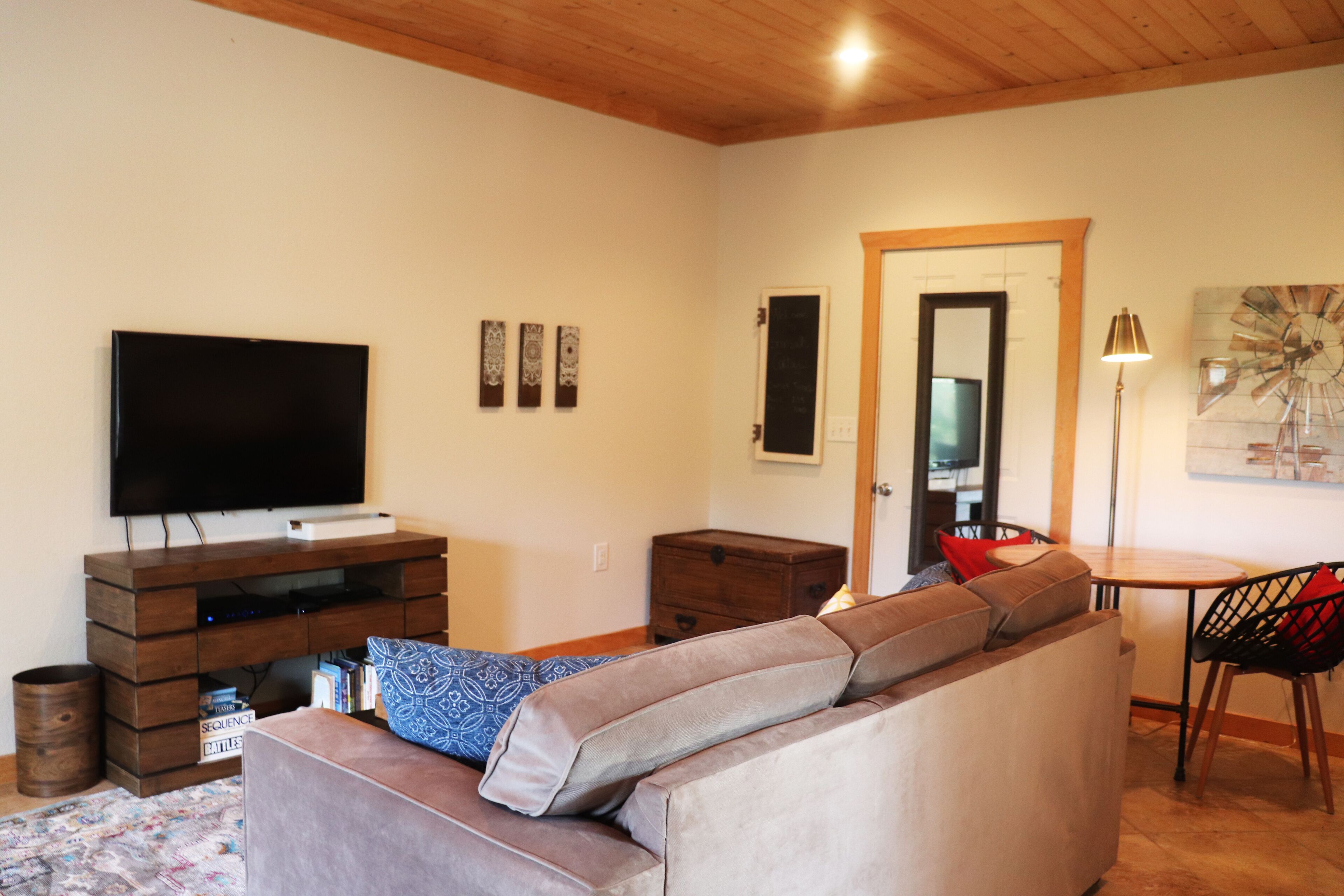 Sunset Cottage with Beautiful Blue Ridge Mountain Views