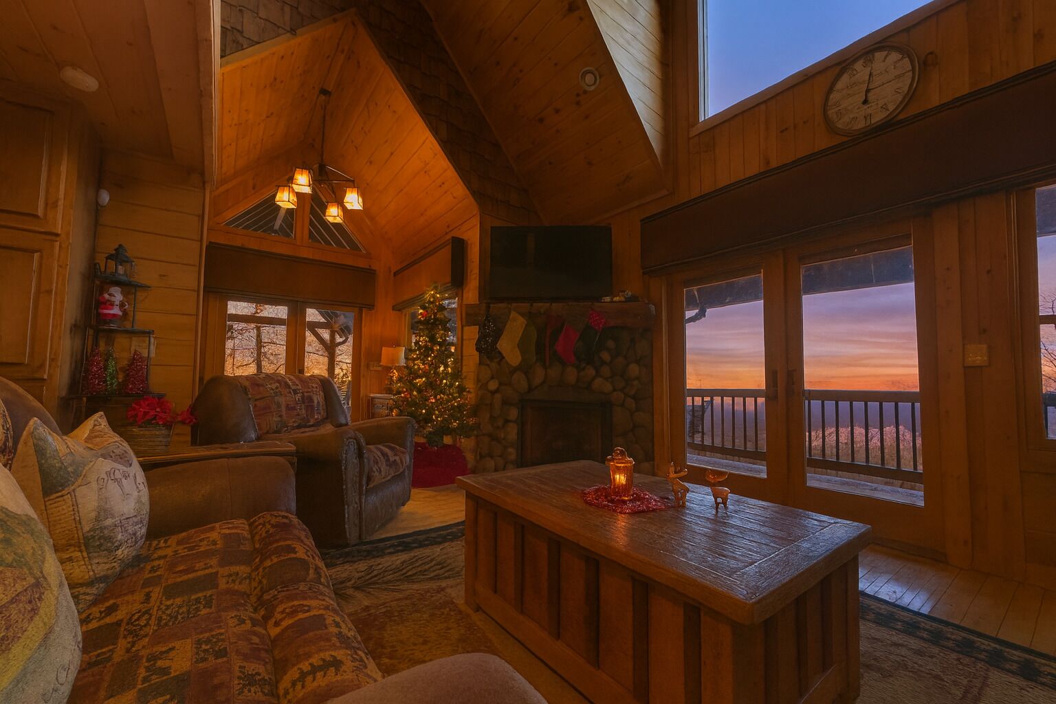 Fernseher, Kamin, Videospiele, Bücher