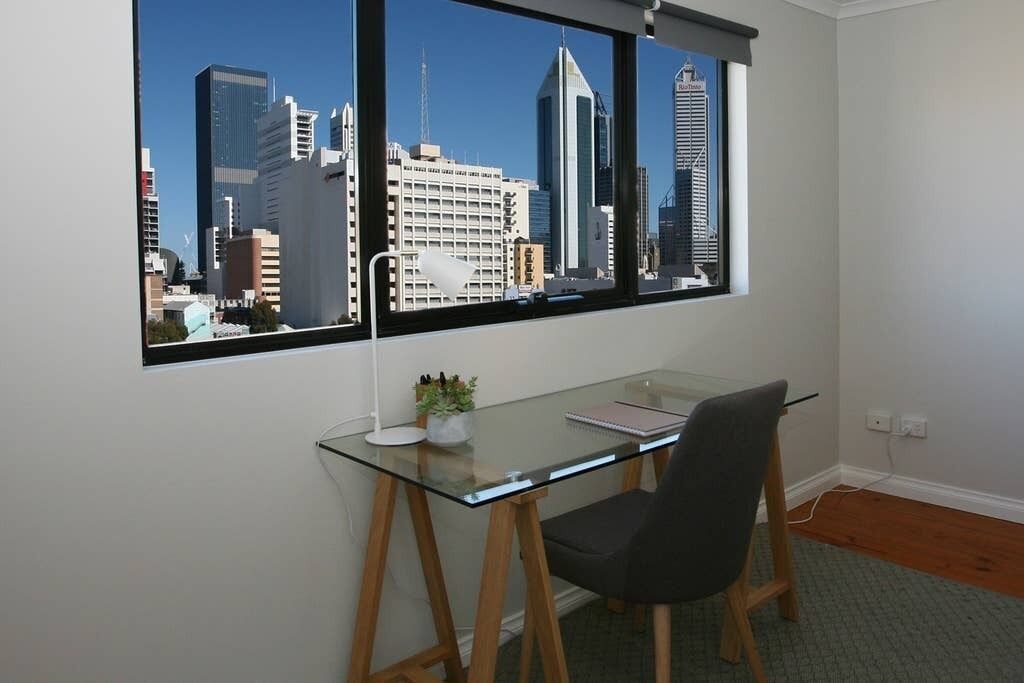 PERTH CITY: PENTHOUSE CITY DELIGHT