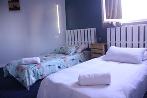 4 bedrooms, internet, bed sheets