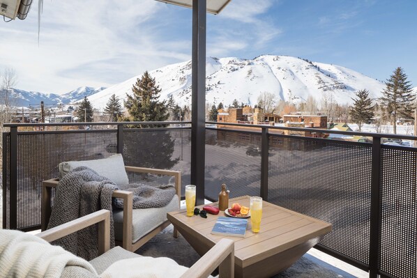 Outdoor dining - Outpost: One Town Hill 301 - Base of Snow King Mtn (Jackson)