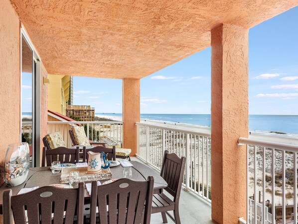 Condo, 3 chambres | Balcon