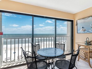 Condo, 2 Bedrooms | Dining