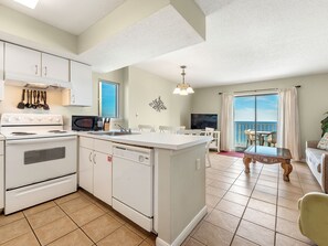 Condo, 2 Bedrooms | Private kitchen