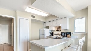 Interior - Seacrest 601 by Bender Vacation Rentals (Gulf Shores)