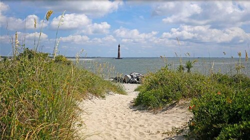 23 Center| Sunny Side Up |Central Location | Walkable to Pier and Restaurants