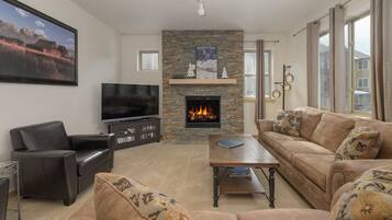 TV, fireplace, DVD player