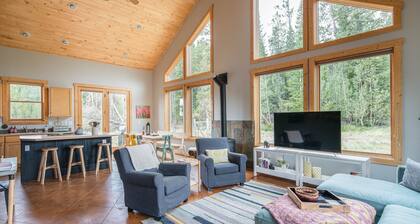Escape to Privacy, Views, and True Colorado Mountain Living - Alma, CO