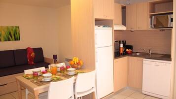 Micro-ondes, plaque de cuisson, lave-vaisselle