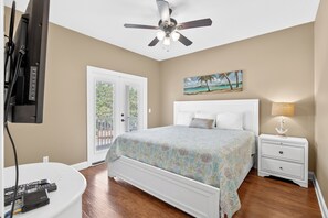 5 bedrooms, iron/ironing board, free WiFi, bed sheets