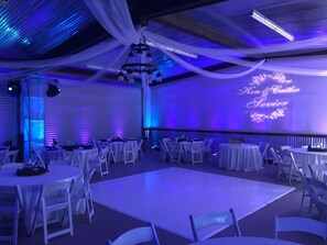 Banquet hall - The Retreat at Hempstead - Lodging & Events! Sleeps 28, Events up to 100 guests. (Hempstead)