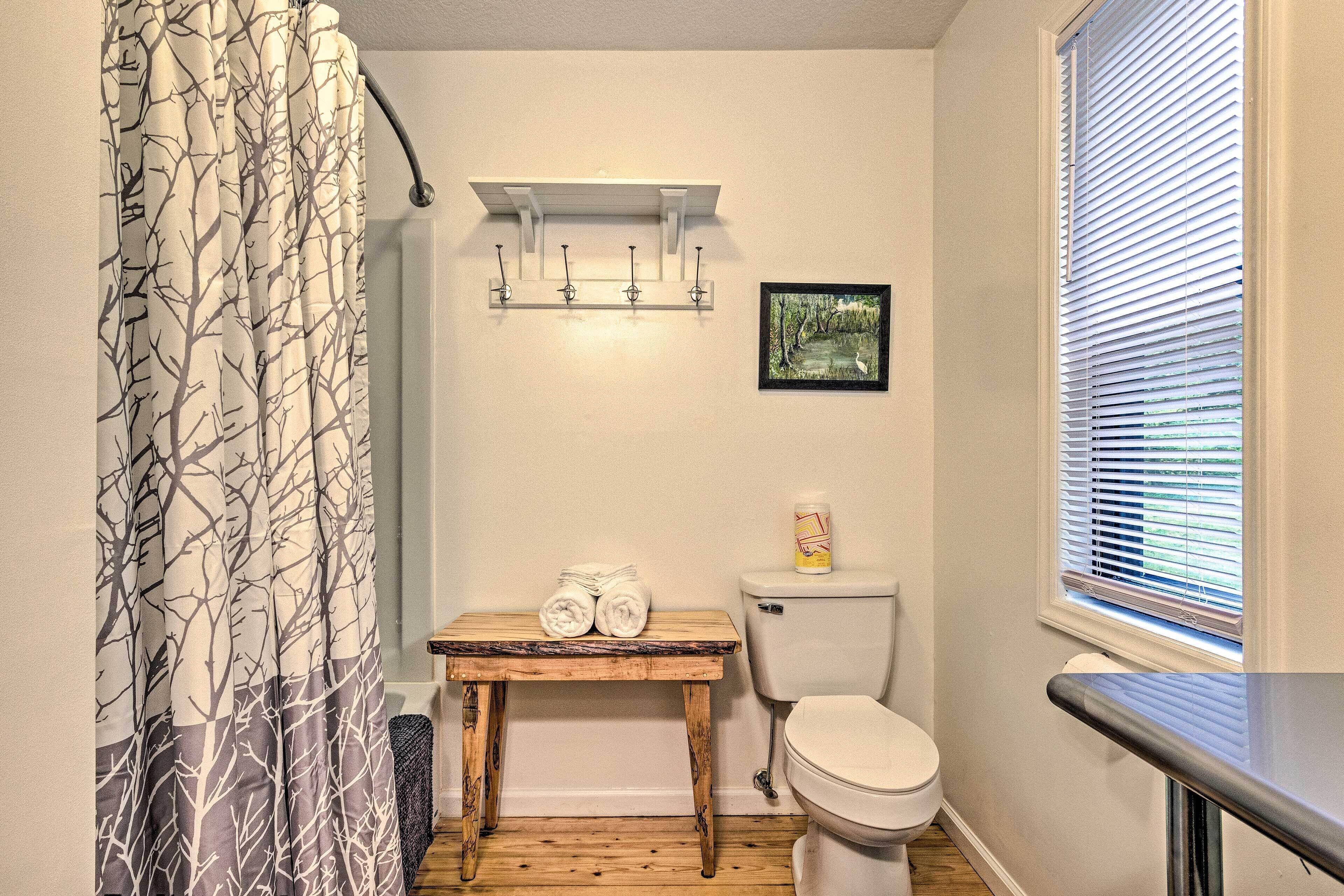 Creekside Weaverville Home - 16 Miles to Asheville