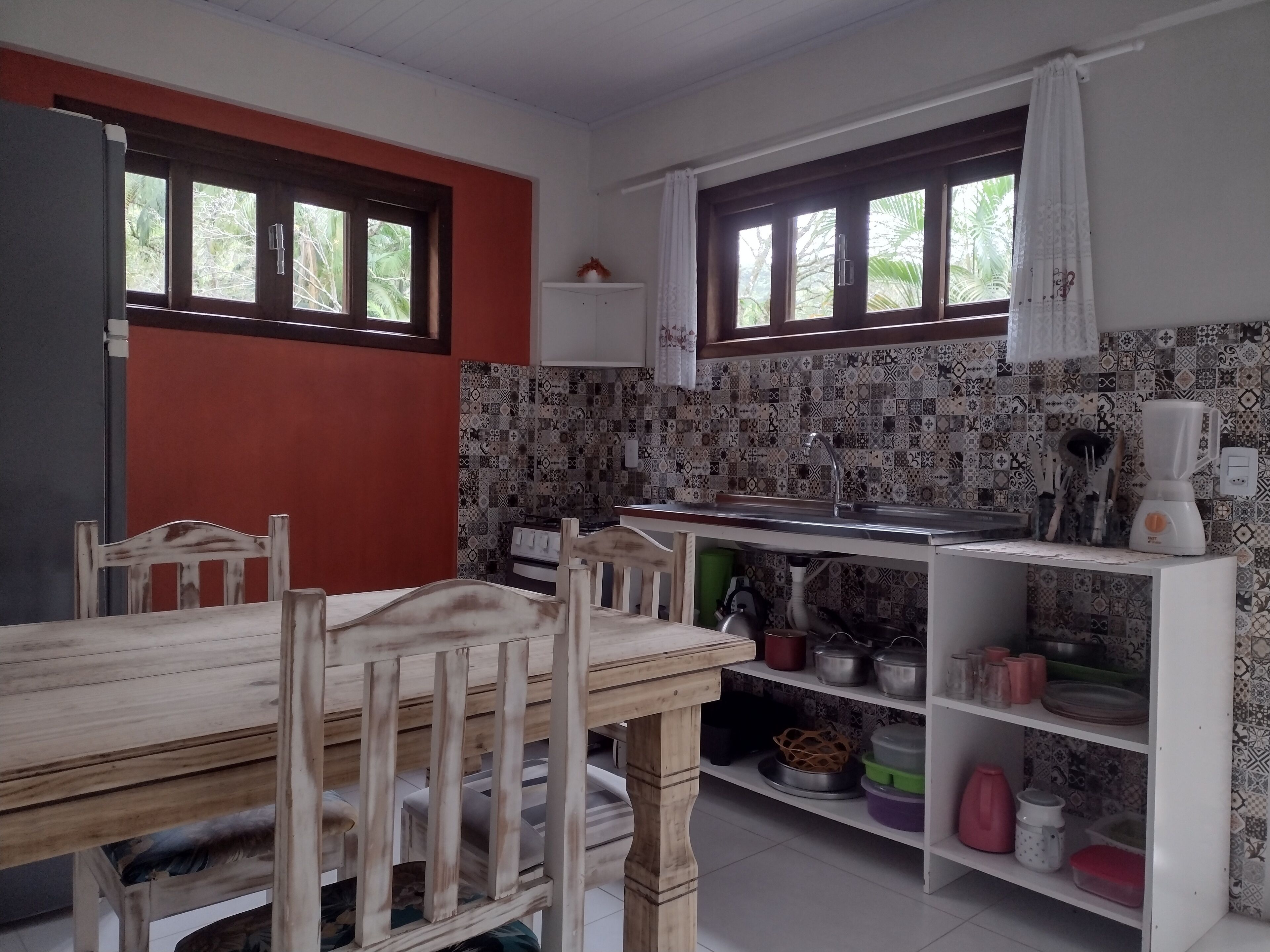 Kitnet with great location 100 meters from the beach.