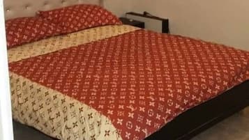3 間睡房、熨斗/熨衫板
