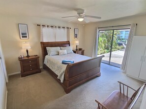 3 chambres, fer et planche à repasser, Wi-Fi, draps fournis