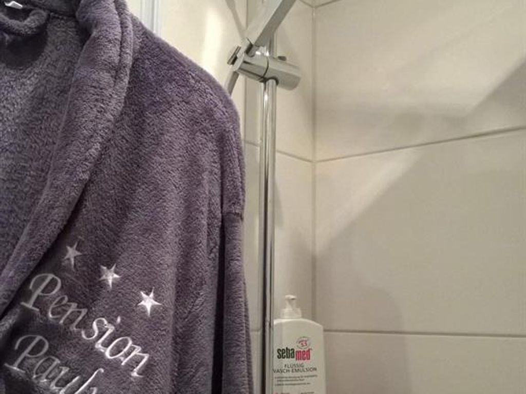 Double Room, Shower Or Bath, Toilet, 1 Bed Room - Pension Pauly - Boppard