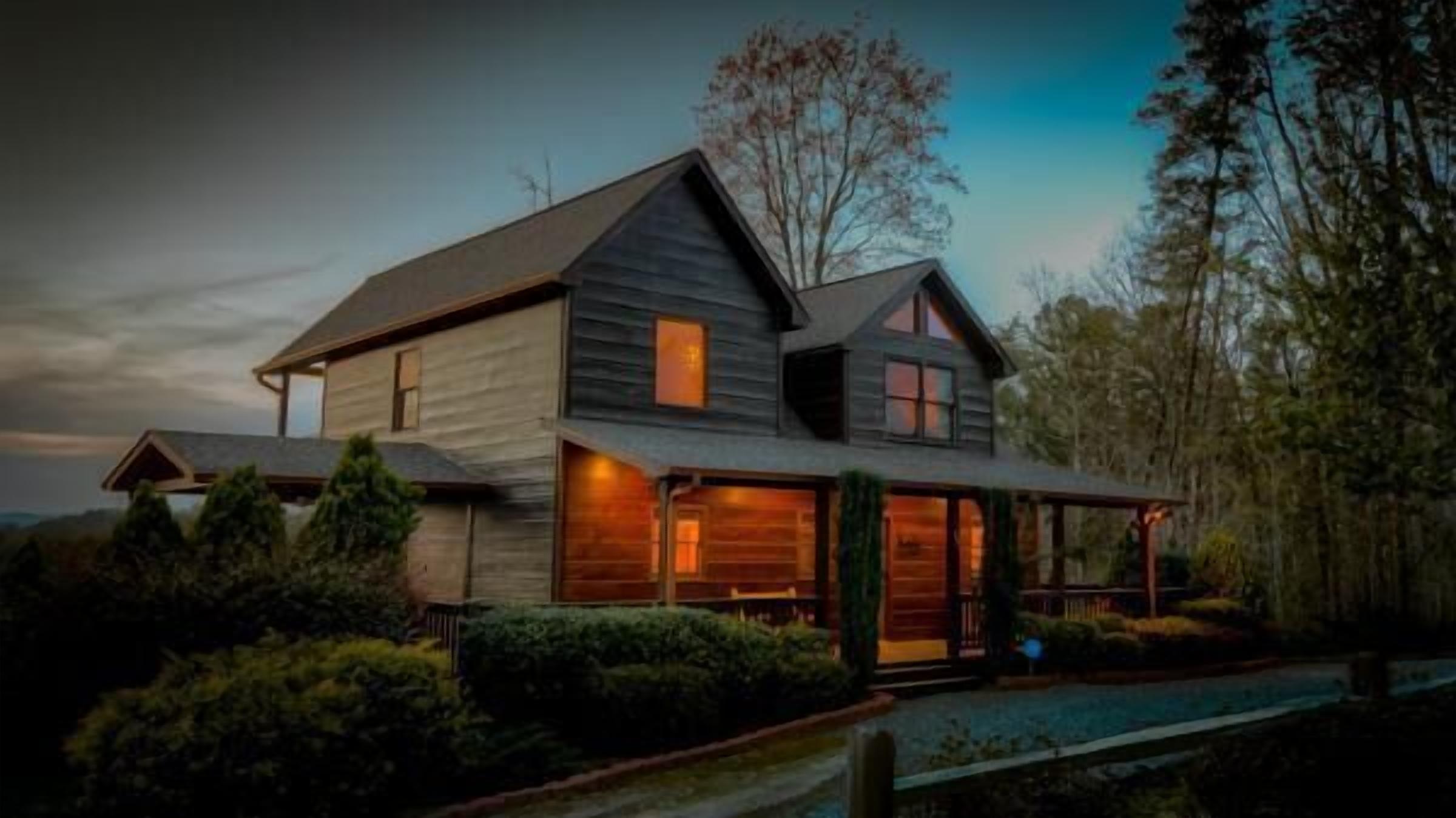 Sunset Lodge- 2 BDR with Billiards | Large Stone Fire Pit | Views Galore