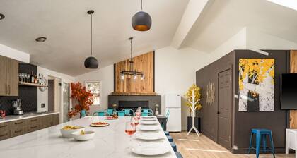 Moderni Tennyson Retreat vastapäätä järven w / valtava puisto kuten piha