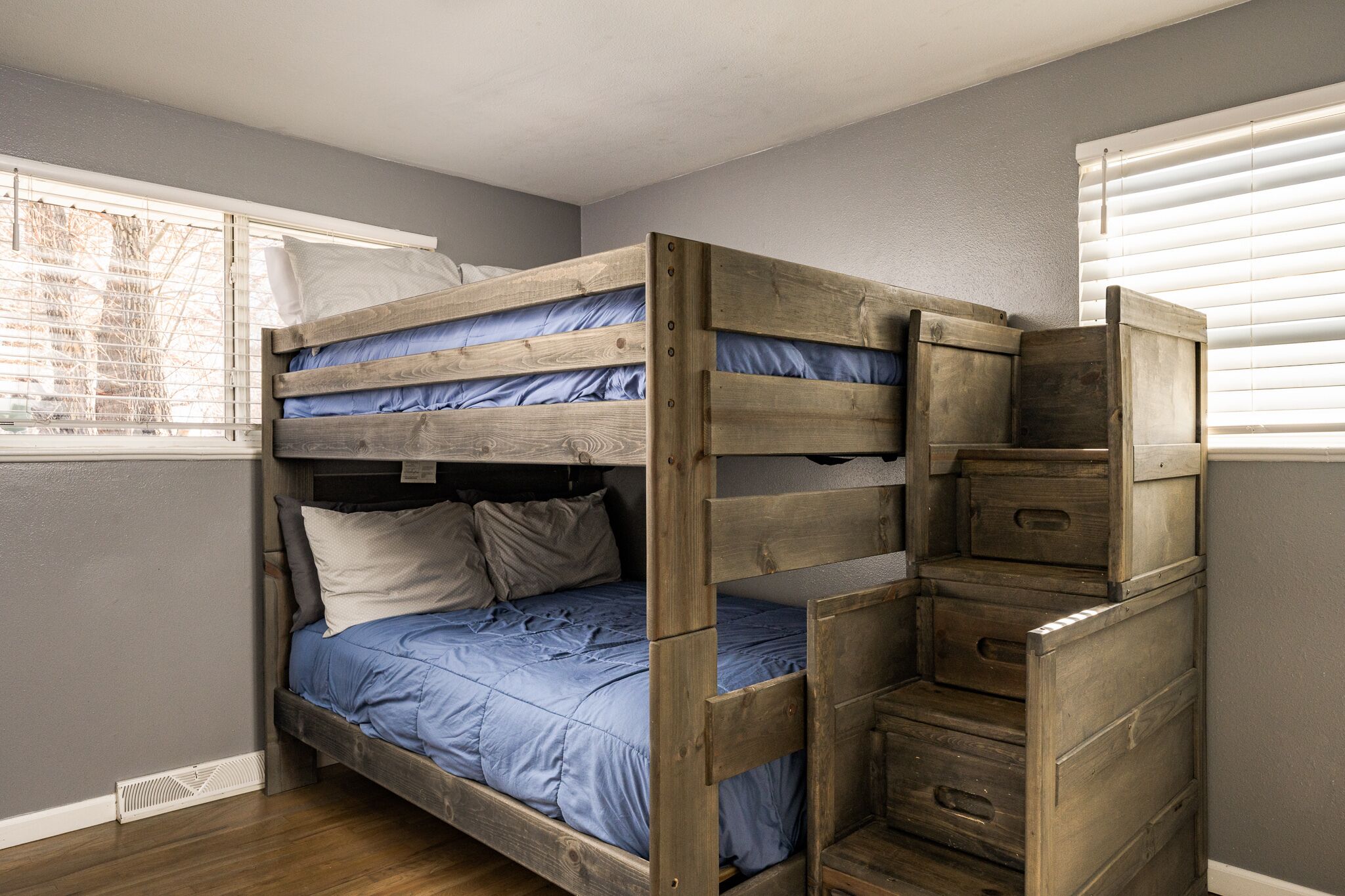 4 間睡房、Wi-Fi、床單