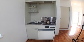 Fridge, stovetop - Lagoon Palace (Kadena)