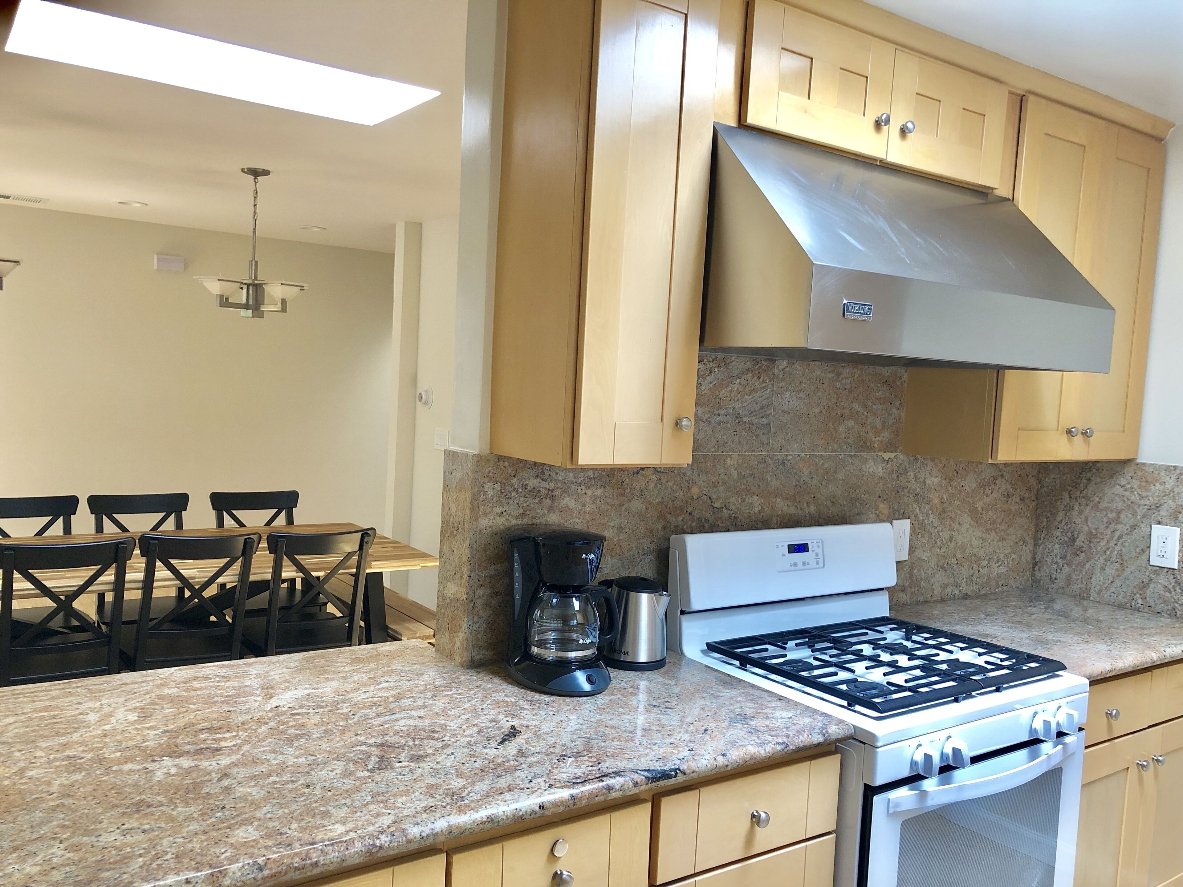 Bright whole house 6br/2ba Wifi Parking SFO 8 min