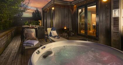 Blackbird Lodge, Strawberryfield Park