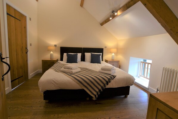 2 bedrooms, iron/ironing board