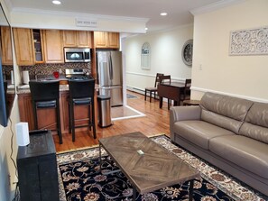 Smart TV - 1118-1 First roll out loud (Queens)