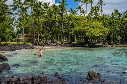 Treehouse Vibe Near Hilo & Volcano w/ AC, BBQ, W&D & Ocean Cliffs - Keaau