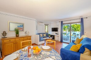 Dining - T2 Casa Albufeira - Resort Pool & Sun Terrace (Albufeira)