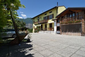 Exterior - AGRITUR MICHELOTTI ~ 3-ROOM APARTMENT 4 ADULTS 2 CHILDREN 2 (Bolognano-vignole)