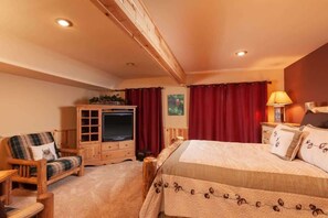 5 bedrooms, iron/ironing board, travel crib, WiFi