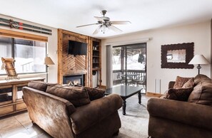 Télévision, cheminée